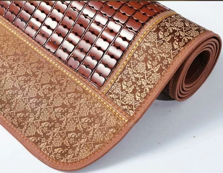 Chiếu trúc có viền, thiết kế chắc chắn và bền bỉ, không chỉ bảo vệ các cạnh chiếu mà còn tạo điểm nhấn thẩm mỹ cho không gian ngủ.